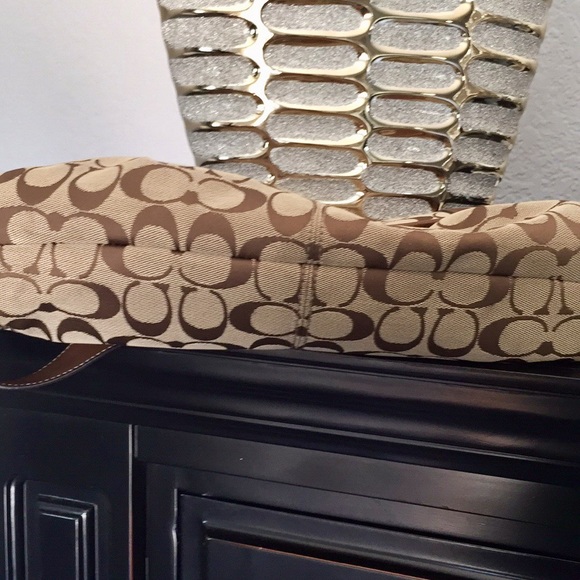 Signature Coach Purse - Picture 6 of 6